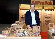 Witold Gaj from SoFruPak presenting his range of packaging.